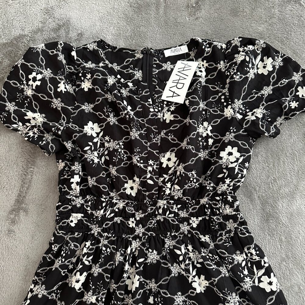 NWT Avara Lorena Dress Black White Embroidered Women's MEDIUM Fit Flare - Picture 2 of 8